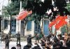 Militæret nedkæmper protesterne i Myanmar 8888 opstanden. Source: https://uscampaignforburma.wordpress.com/2011/08/08/the-spirit-of-8888-why-its-still-alive/. Se nedenfor 8. august 1988.