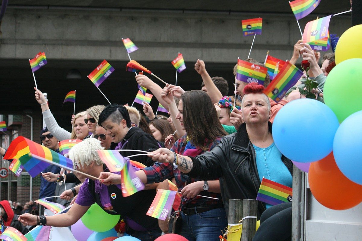 Den første eurpæiske pride-parade i København, er samtidig den første i Danmark. Se 26. juni 1996 nedenfor. Billedet er fra Europride-paraden i Oslo 28. juni 2014. Author: GAD. (CC BY-SA 3.0). Source: Wikimedia Commons.