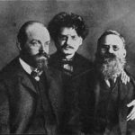 A. Parvus (left) with Leon Trotsky (center) and Leo Deutsch (right) in Saint Peter and Paul Fortress (prison) at Saint Petersburg. 1906. Photo: Unknown. Public Domain.