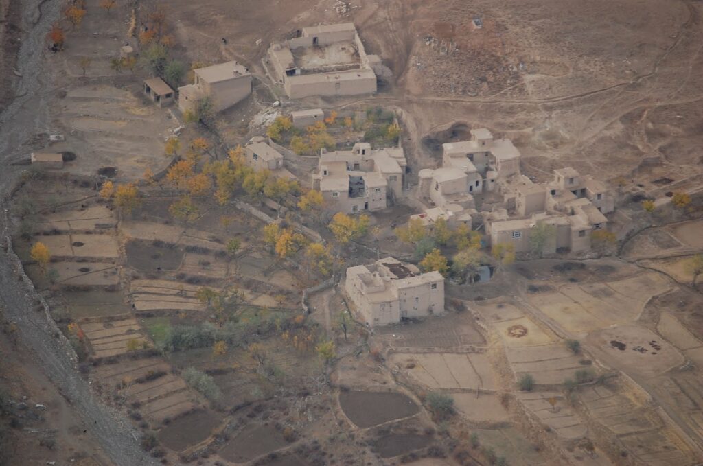 Rural Afghan village taken from helicopter in winter by Duane Wilkins. Photo: Taken on 8 November 2009. (CC BY-SA 4.0).