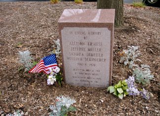 "4 more dead". The war came home - The nationalgard killed 4 students at Kent State University maj 4, 1970. The memorial at the site where the Kent State shootings occurred on May 4, 1970. Photo: Kaya. (CC BY-NC-ND 2.0). Source: flickr.com