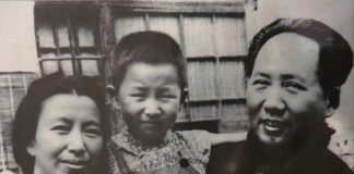 Jiang Qing, Mao Zedong and their daughter Li Na, mid 1940s. Author: Unknown. Public Domain. Source: Wikimedia Commons. Se nedenfor 9. september om Mao's død