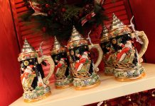 Christmas steins at Die Weihnachts Ecke (The Christmas Corner) in Germany Pavilion at EPCOT Center. Photo: Sam Howzit. (CC BY 2.0).