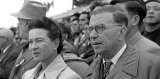 Simone de Beauvoir and Jean-Paul Sartre attended the ceremony of 6th Anniversary of Founding of Communist China in Beijing on 1 October 1955 in Tiananmen square, 1 October 1955. Photo: Liu Dong'ao, Xinhua News Agency. Public Domain. See 9. januar 1908 below.