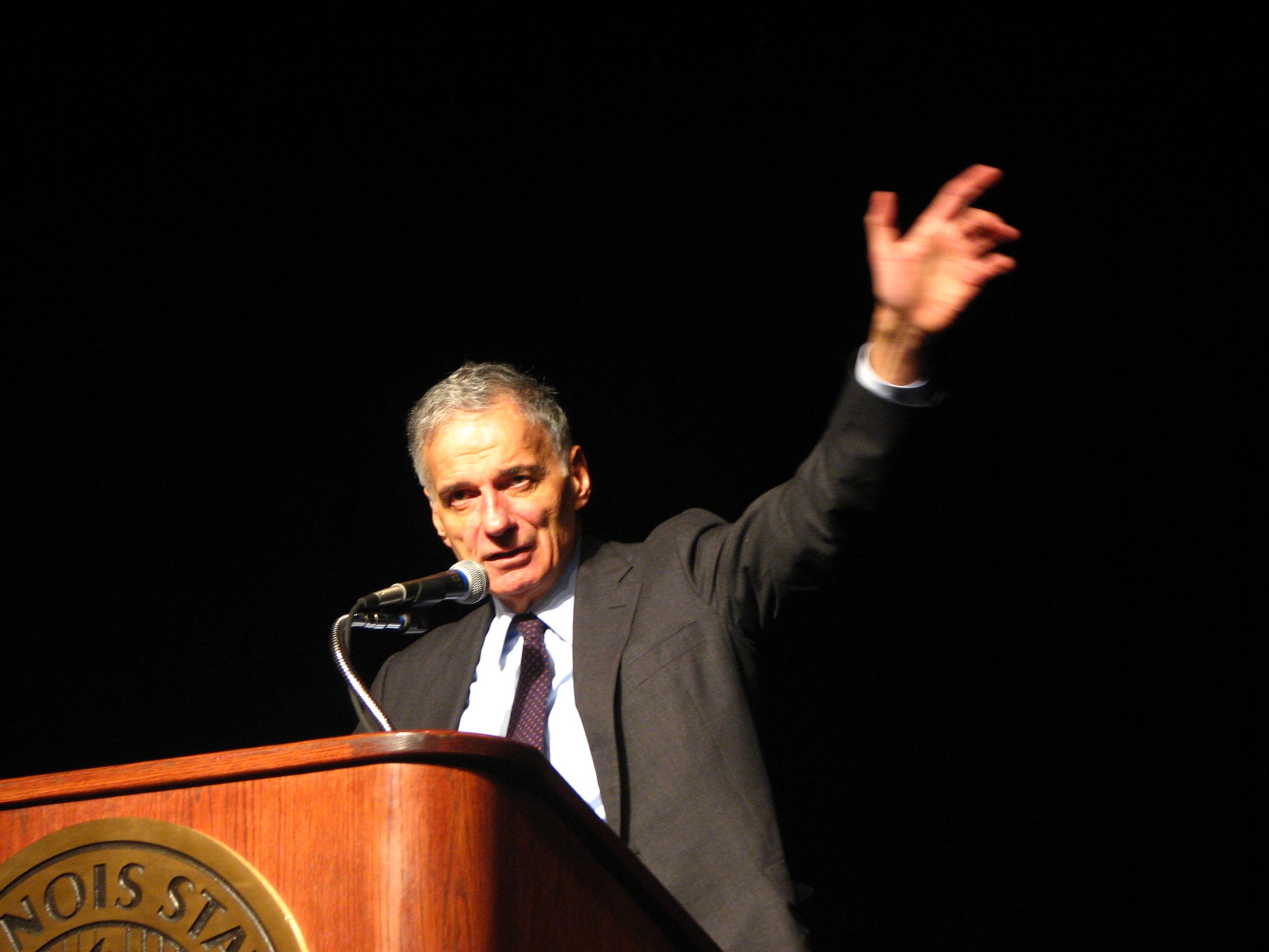 Ralph Nader på talerstolen 14 April 2008. Photo: soundfromwayout (CC BY 2.0).