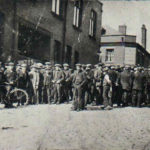 Tyldesley_miners_outside_the_Miners_Hall_during_the_1926_General_Strike