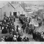 ‘Lady voters’ approach the polling booth at the Drill Hall in Rutland Street, just off Queen Street, Auckland, on 6 December 1899. Despite its striking novelty in international terms, the presence of women at the polling booths – if not yet on the hustings or in Parliament – soon became an accepted part of New Zealand’s political scene. The number of women enrolled as electors climbed steadily from 109,461 in 1893 to 163,215 in 1899 and 212,876 in 1905. (Auckland City Libraries)