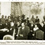 A session of the Pan-African Congress, Paris, February 19-22, 1919. W.E.B. Du Bois er markeret med nr. 4. Image from “Crisis, A Record of the Darker Races” (Vol. 18, No. 1, May 1919). Date: 19 February 1919. Photo: Unknown. Public Domain.