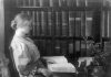 Helen Keller reading braille, circa 1907 Sept. 26. Photo: unknown. Public Domain.