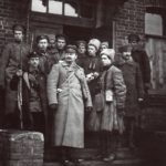 Leon Trotsky med den røde hær på Liski-stationen, 1918. Foto: ukendt. Public Domain.