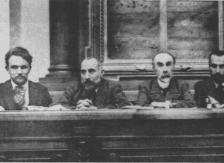 The presidency of the First All-Russian Congress of Soviets of Workers and Soldiers Deputies, which existed in June and July 1917. From left to right: Matvey Skobelev, Nikolay Chkheidze, Georgi Plekhanov, and Tsereteli. Photo: Unknown. Public Domain.