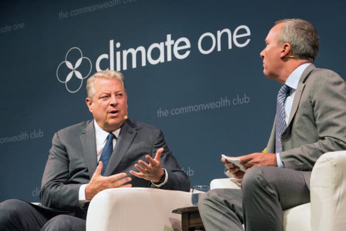 Former U.S. Vice President Al Gore sits down with Climate One's Greg Dalton to talk climate change, 24 July 2017. Photo: Caseyjon. (CC BY-SA 4.0).