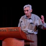 Howard Zinn speaking. Taken on May 2, 2009 by Jim. (CC BY-SA 2.0).