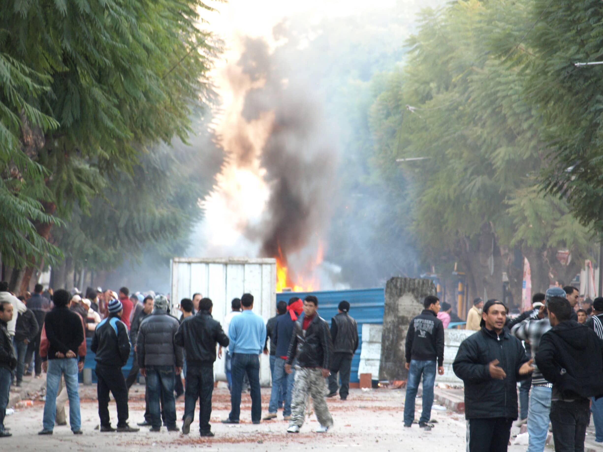 Barricades during the Jasmine Revolution in Tunisia, 14 January 2011. Photo: raphaelthelen. (CC BY 2.0).