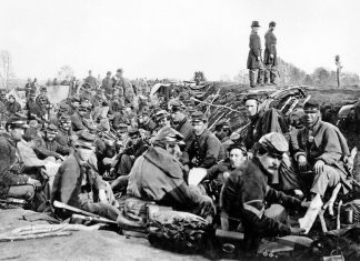 Union soldiers entrenched along the west bank of the Rappahannock River at Fredericksburg in the Battle of Chancellorsville. Photo: A. J. Russell. Public Domain.