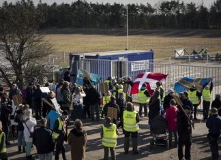 Camp Total Protest oprettes imod skiffergasboringer, se 30. juli nedenfor. (Foto: Laura Na Blankholm/Monsun).