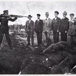 Henrettelser af røde i nærheden af Ekenäs i 1918. Foto / Kollektion: Museo Virasta. (CC BY 4.0).