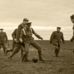 Improvised soccer match between British and German soldiers in the “Nobody’s land” during Christmas 1914. Photo: Unknown. (CC BY-SA 4.0).