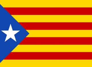 Catalanske seperatiskflag "Estalada". By Huhsunqu - Own work, CC BY-SA 2.5, https://commons.wikimedia.org/w/index.php?curid=739696 Kilde: https://en.wikipedia.org/wiki/Estelada