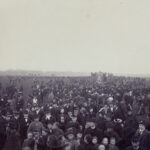 1. maj 1899 med et fremmøde på ca. 50.000 på Fælleden i København. Foto: Ukendt.