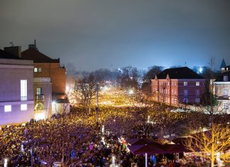 Den "nationale samlings" mindehøjtidelighed 16. februar 2015 ved Gunnar Nu Hansens Plads/Krudttønden (foto: Mark Knudsen/Monsun)